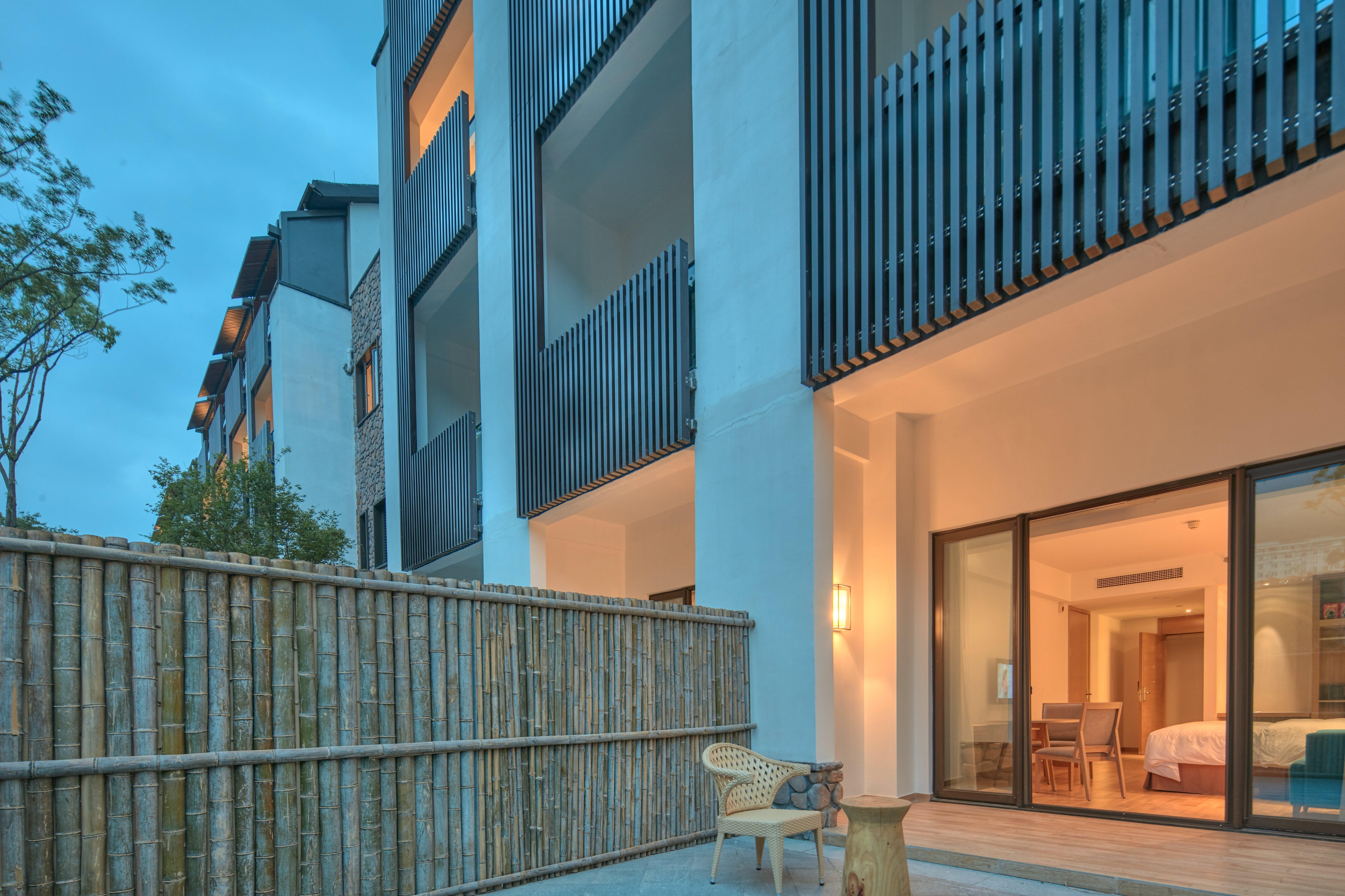 Holiday Inn Express Zhejiang Qianxia Lake By Ihg Qingtian Exterior photo
